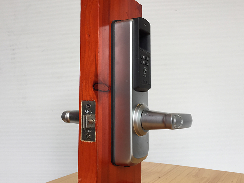 Khóa cửa điện tử Adel 5600 vân tay - ảnh 2
