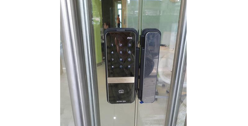 Khóa cửa kính mã số - thẻ Gateman Shine - ảnh 11
