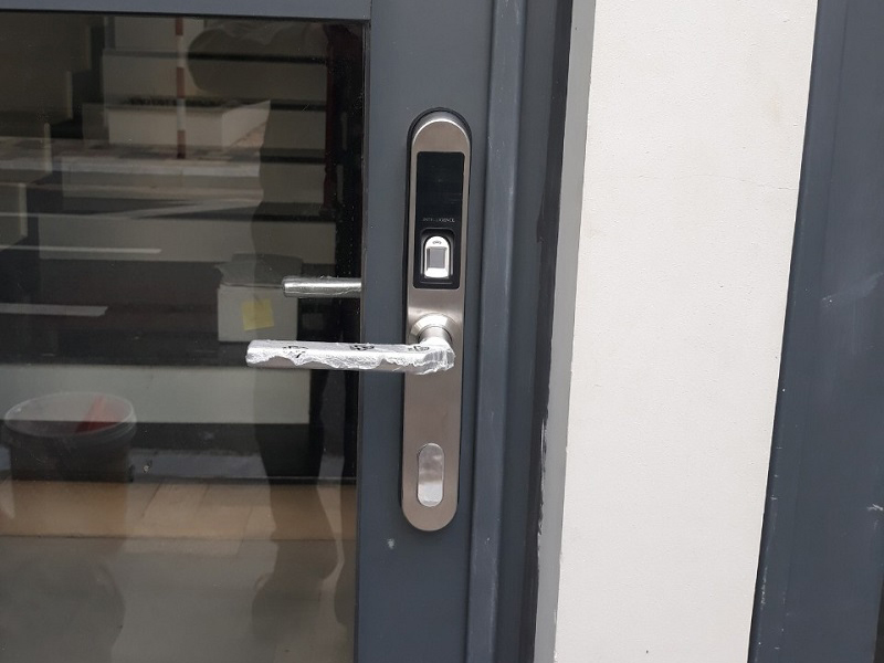 Khóa vân tay cửa nhôm E6800 - ảnh 6