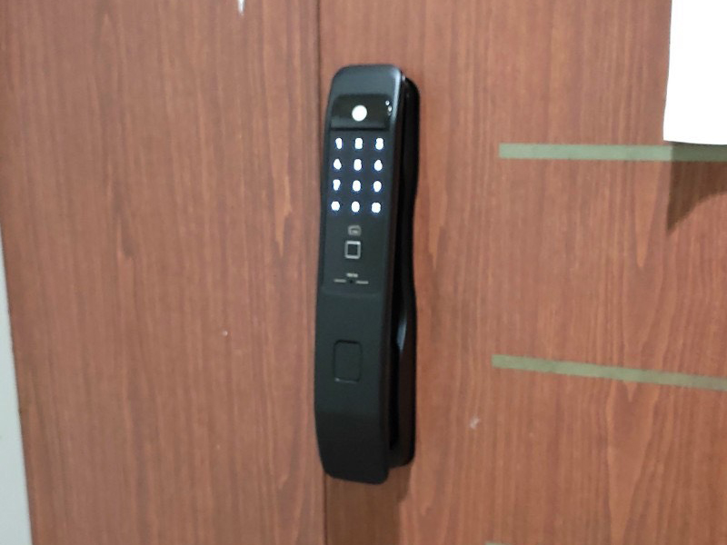 Khóa cửa vân tay Yale YMI70A - ảnh 1